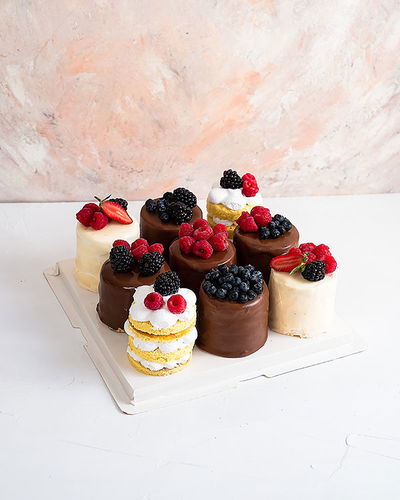 Mini Cakes Party Pack