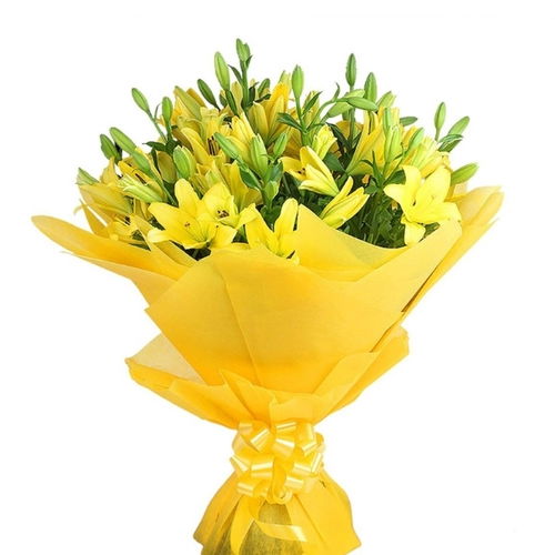 9 Yellow Lily Bouquet