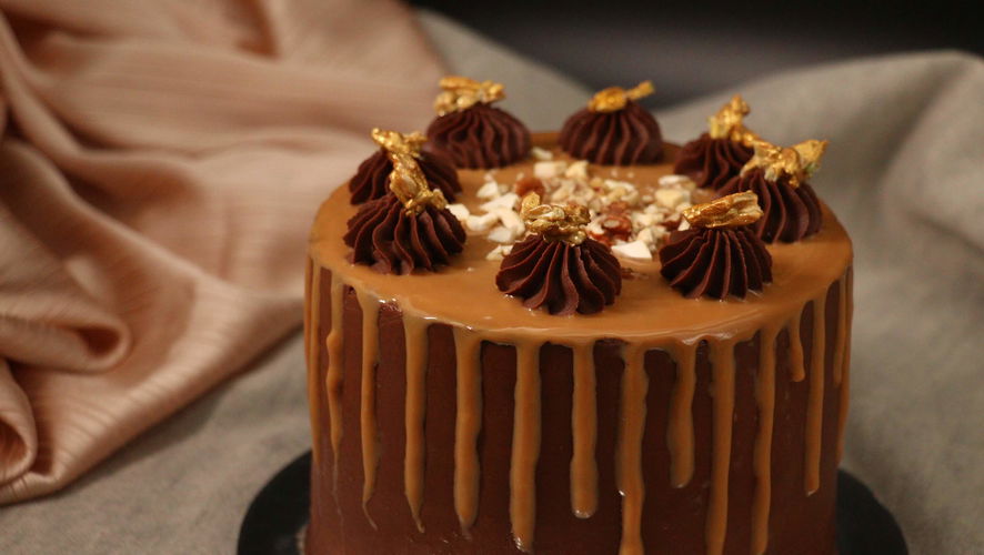 Rich Chocolate Caramel Cake